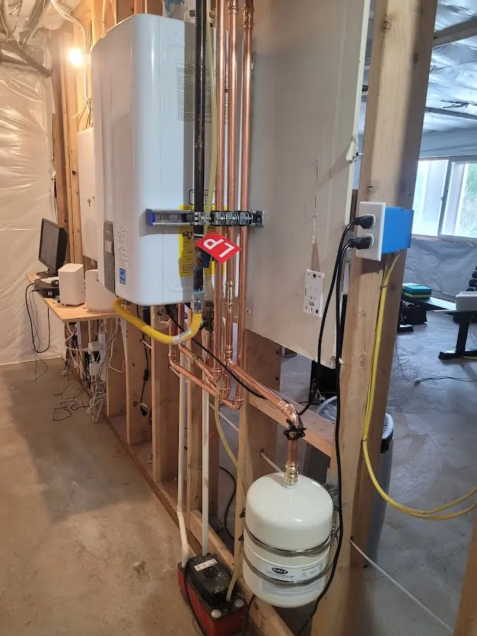 Licensed plumber repairing a kitchen sink in Mexico